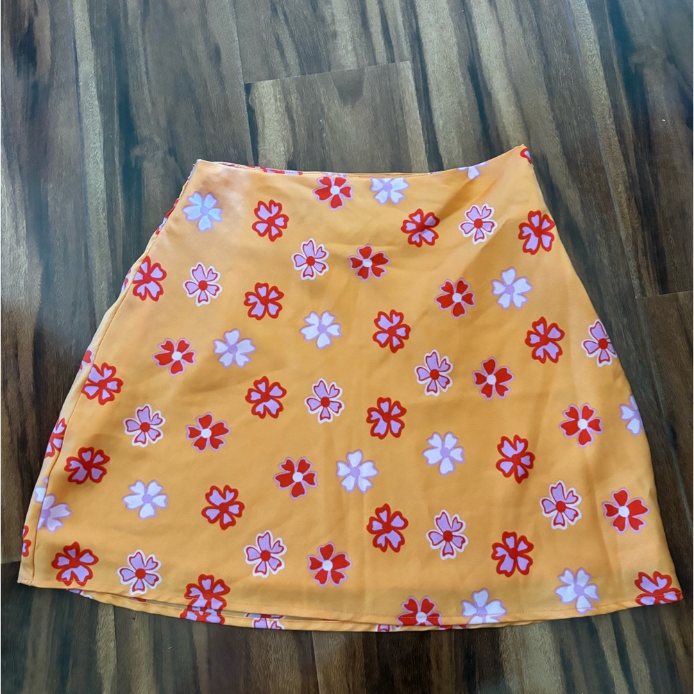 Cotton On orange floral satin mini skirt size small